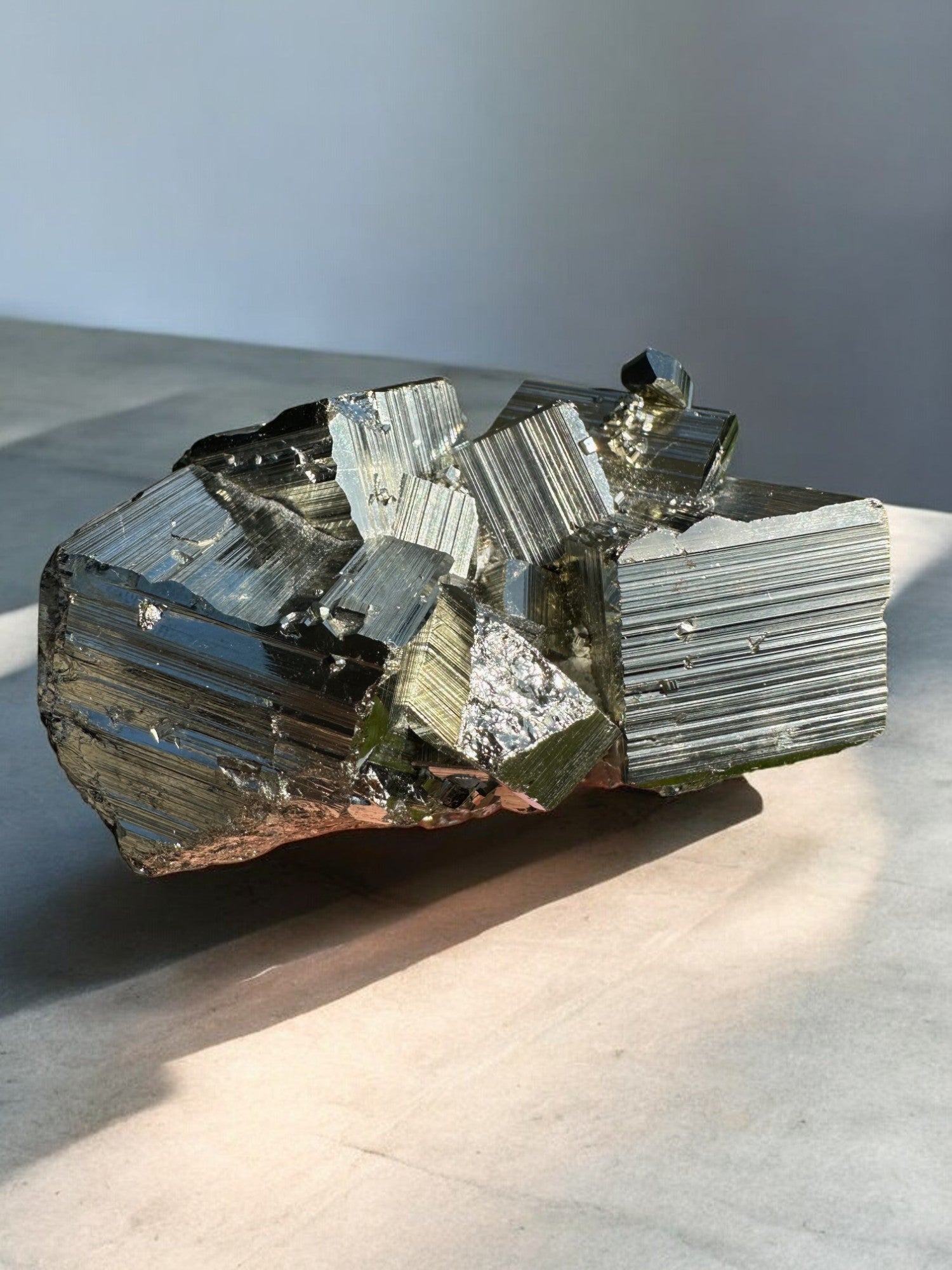 Big pyrite cube cluster side view