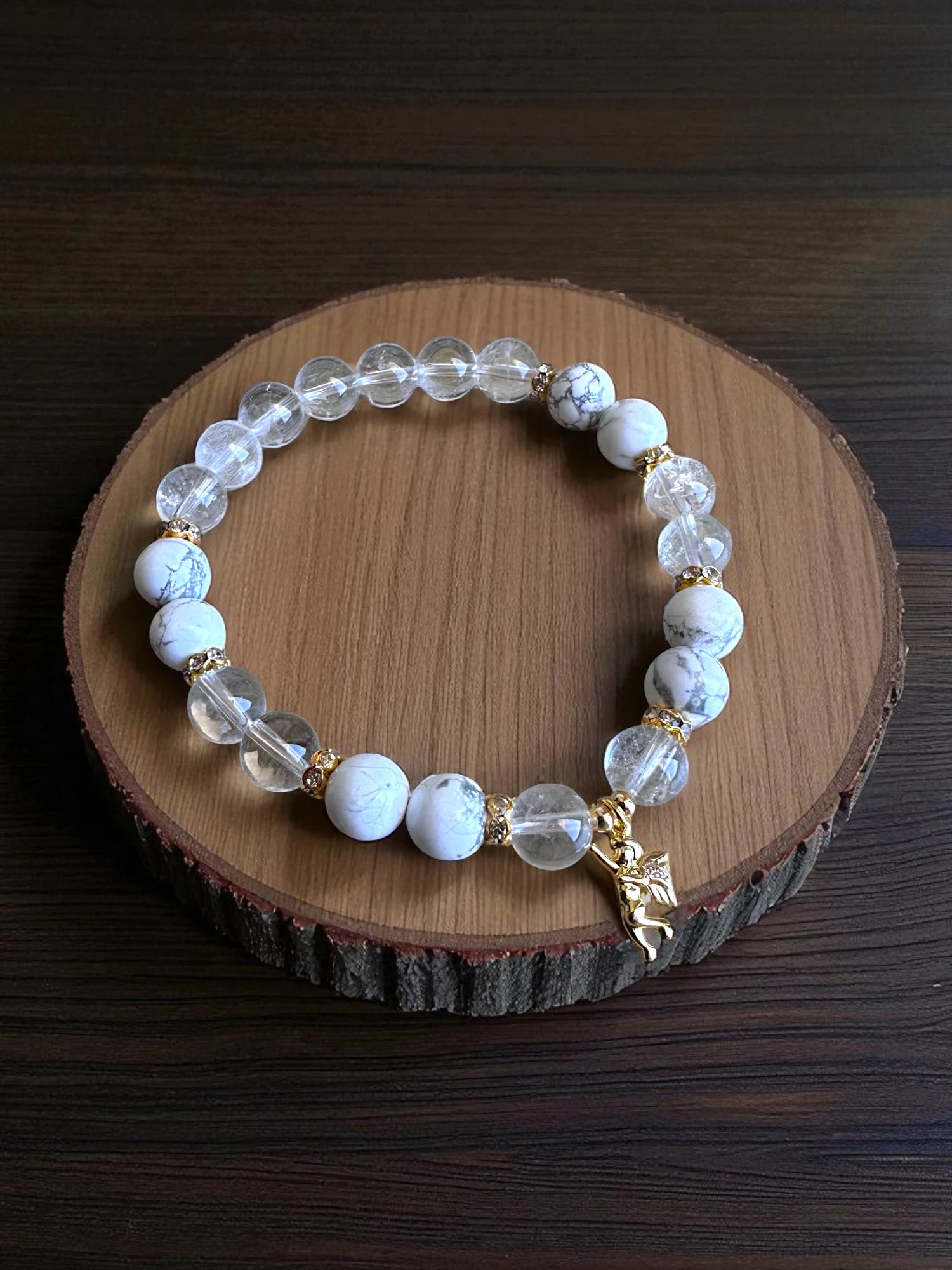 Howlite and clear quartz gemstone bracelet for calm and clarity.