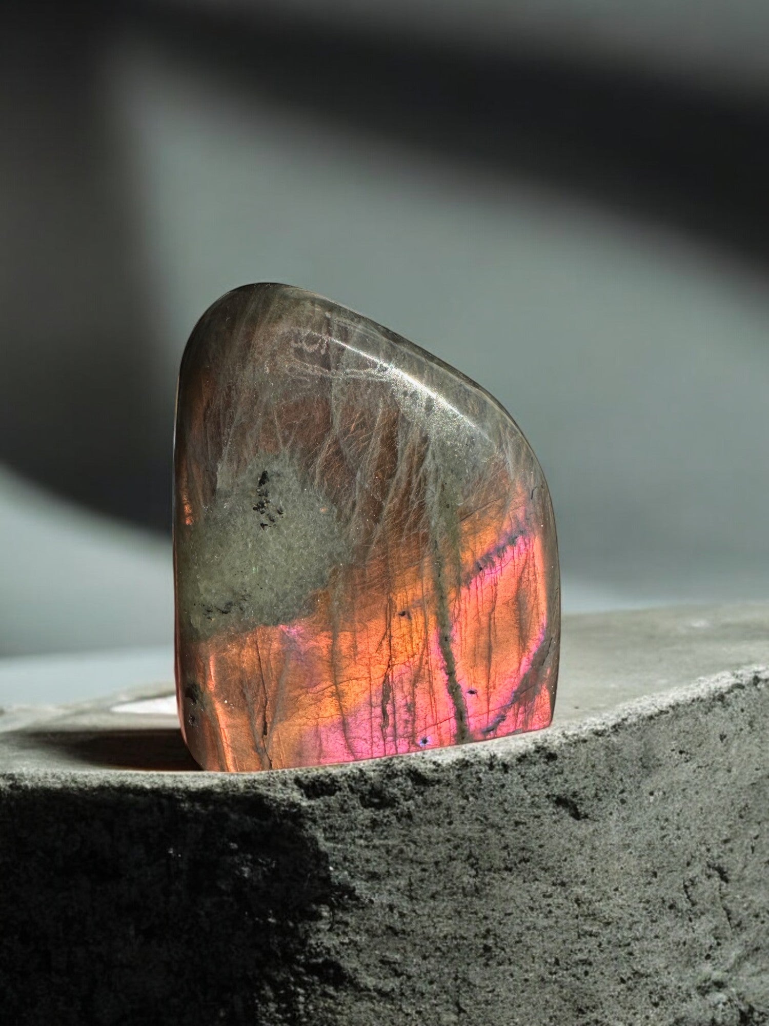 Labradorite mood crystals for intuition and spiritual growth