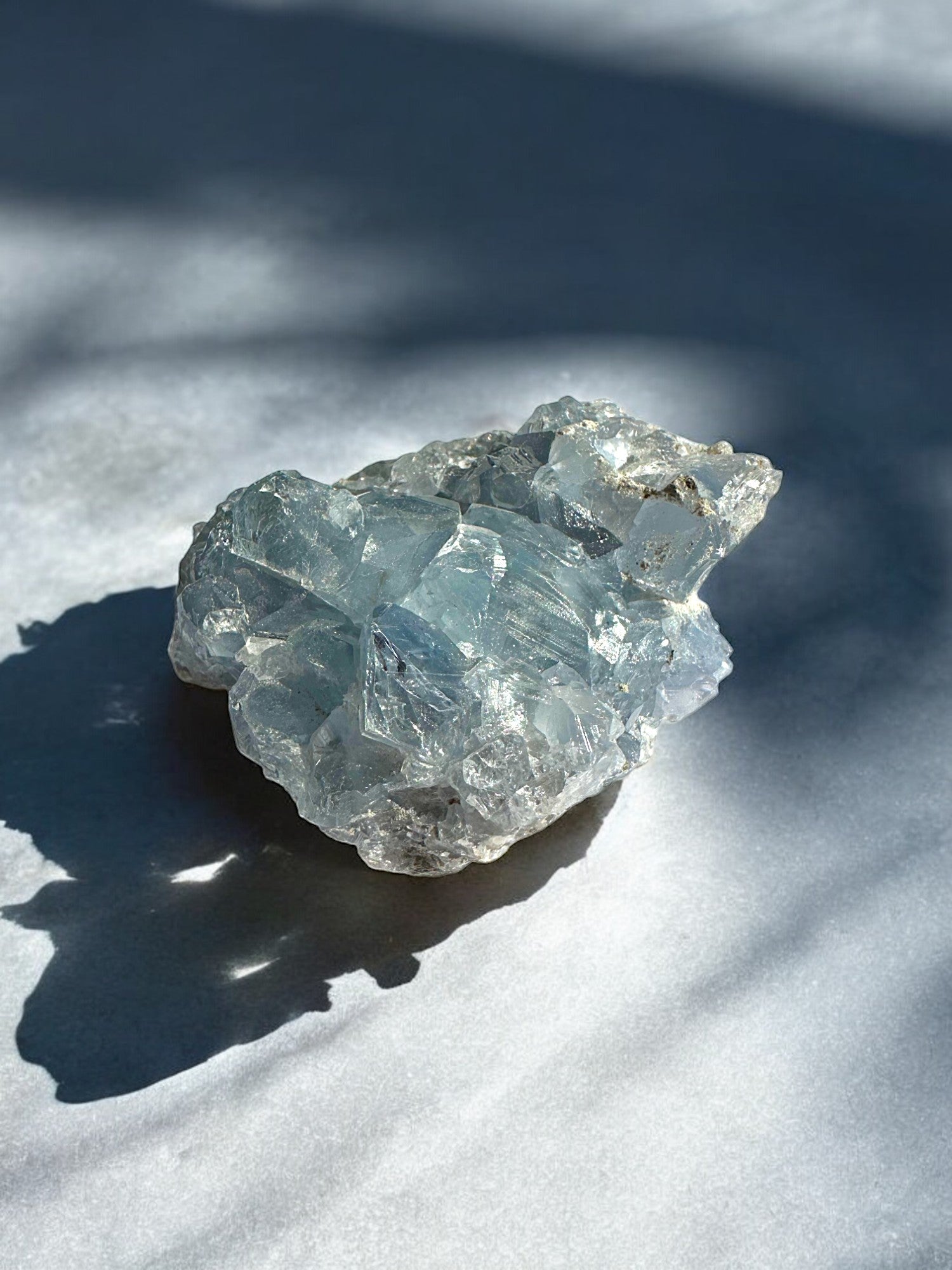 Natural celestite raw crystals for communication
